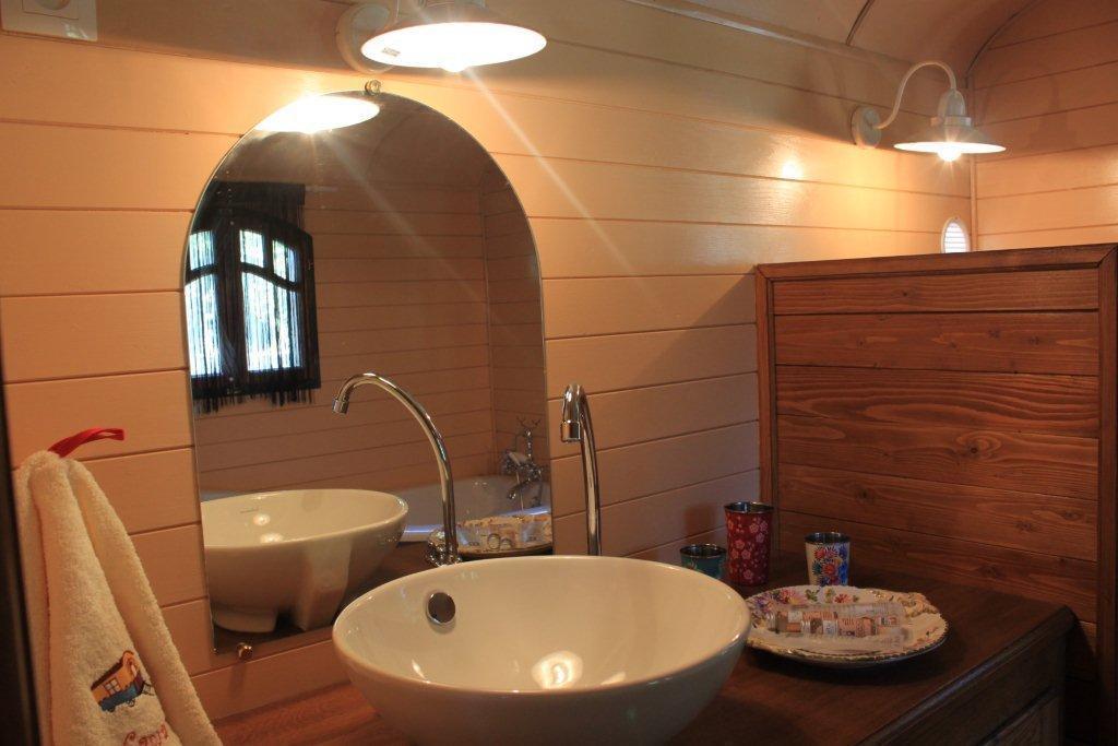 Bed and Breakfast La Roulotte "Les Saintes" Zimmer foto